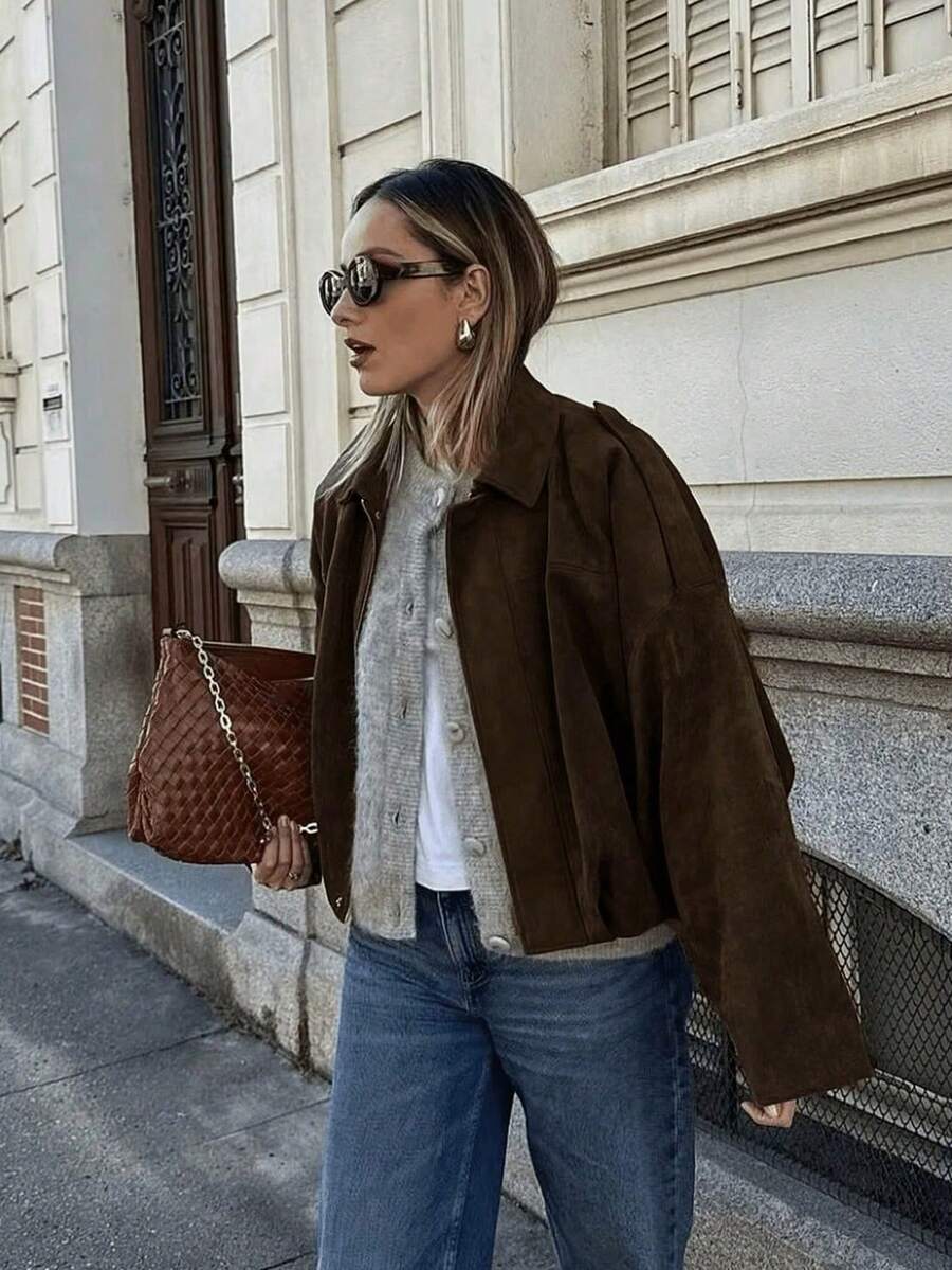 Elegante, chic y ligera chaqueta bomber para damas