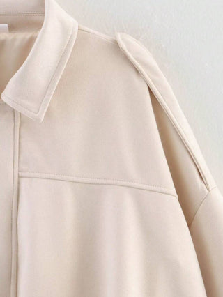 Elegante, chic y ligera chaqueta bomber para damas