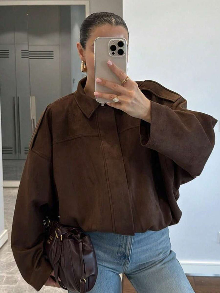 Elegante, chic y ligera chaqueta bomber para damas