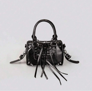 bolsos con tachuelas