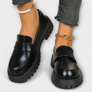 Mocasines femeninos con diseño ortopédico y tacones en raso