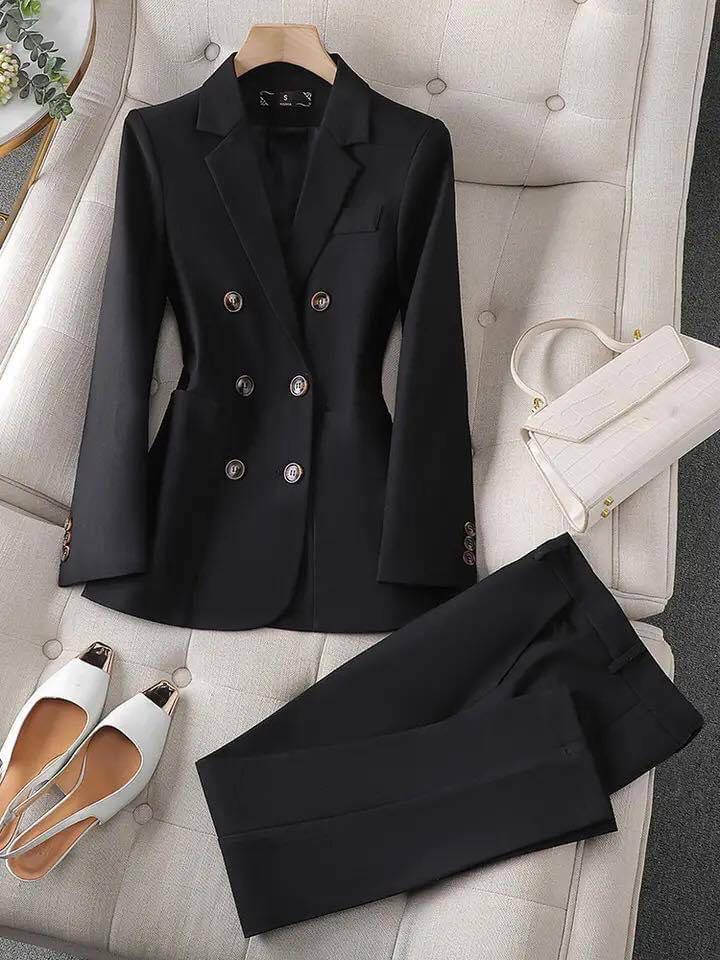 Traje Selma disponible en tallas del 38 al 56