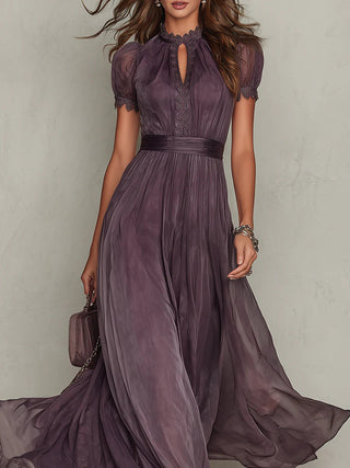 Flavia - Vestido largo morado con escote en forma de gota y borde de encaje de gasa