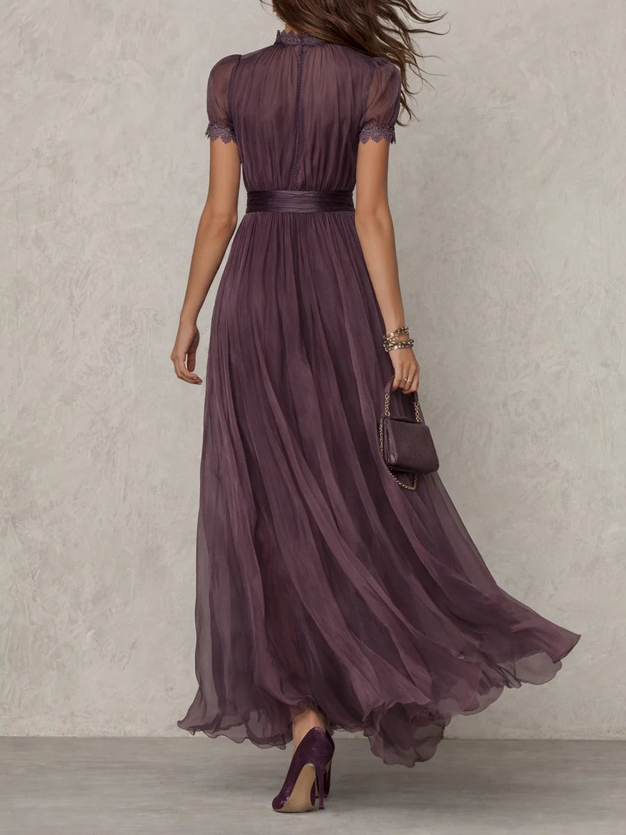 Flavia - Vestido largo morado con escote en forma de gota y borde de encaje de gasa
