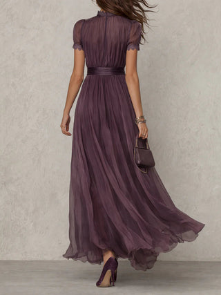 Flavia - Vestido largo morado con escote en forma de gota y borde de encaje de gasa