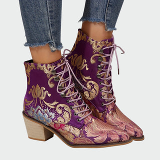 Botines de cuero con flores
